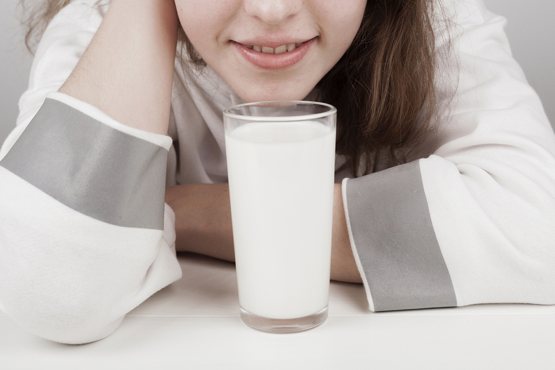 girl-staying-glass-milk-167946-5189-8240-1679468635.jpg