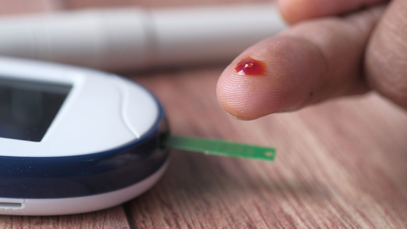 Hạ đường huyết đột ngột: Nguyên nhân, triệu chứng và cách xử trí kịp thời 4