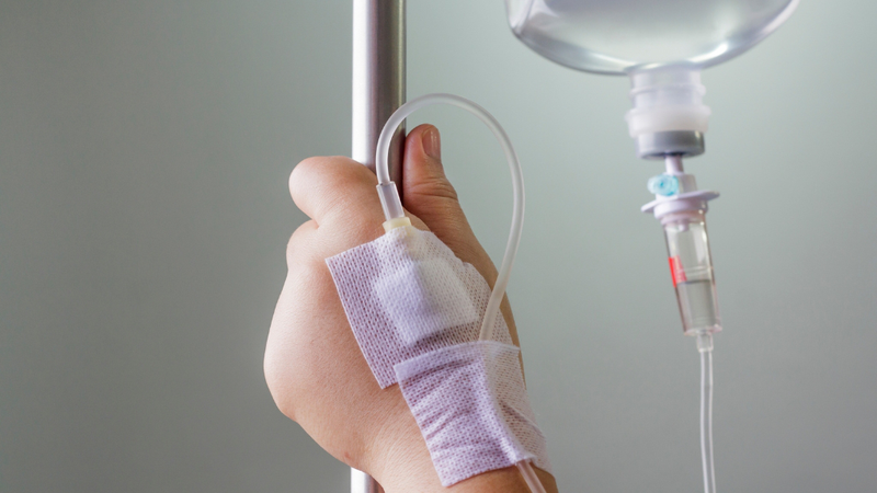 Truyền tĩnh mạch (IV) là cách phổ biến nhất để đưa thuốc trong quá trình hóa trị