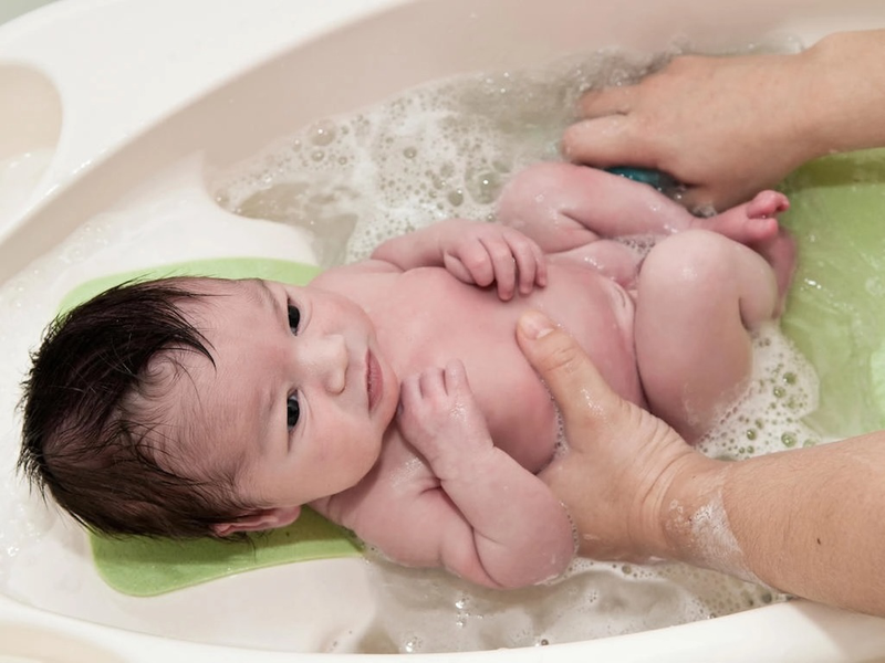Hướng dẫn chi tiết cách bôi kem dưỡng ẩm cho trẻ sơ sinh an toàn và hiệu quả 1