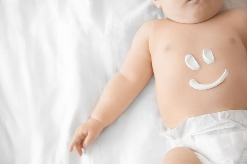 Hướng dẫn chi tiết cách bôi kem dưỡng ẩm cho trẻ sơ sinh an toàn và hiệu quả 4