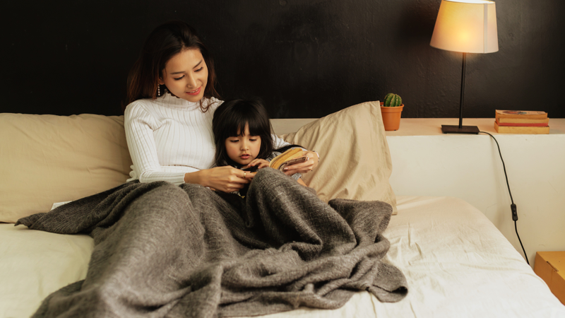 Kể chuyện cho bé ngủ: Lợi ích, cách thực hiện và gợi ý truyện hay cho bé 1