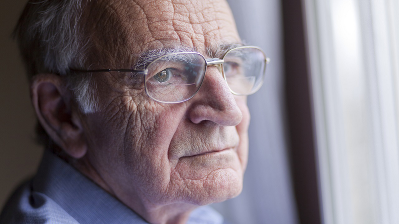 Lão thị thường xuất hiện khi bước vào độ tuổi trung niên