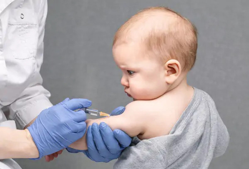 Lịch tiêm vắc xin 6 trong 1 cho bé và những điều cha mẹ cần lưu ý 4