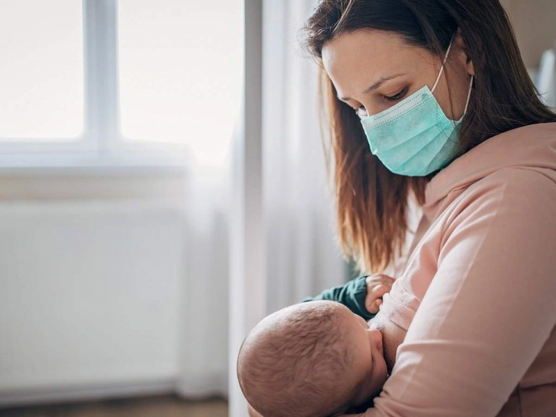 Liệu mẹ bị Covid có cho con bú được không​ và cần lưu ý gì? 1