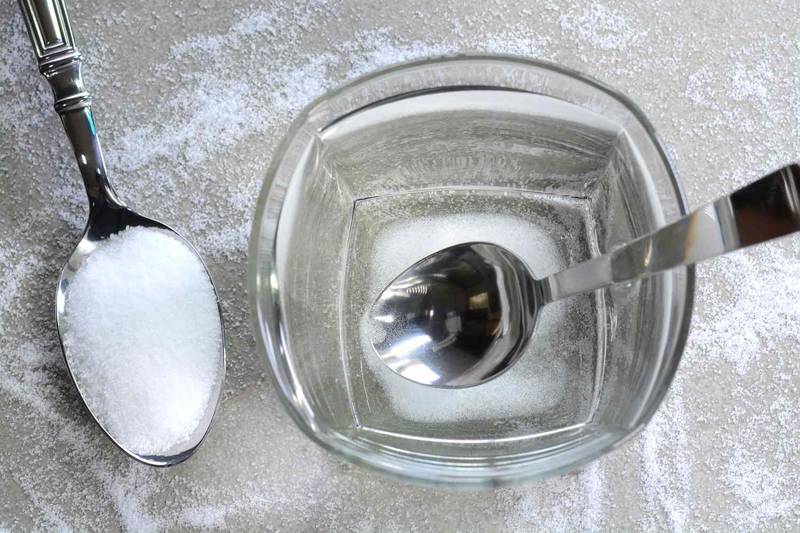 Mách bạn cách pha nước muối đường trị tiêu chảy hiệu quả 2