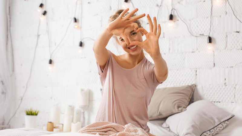 Yêu và chăm sóc bản thân, bạn sẽ thu hút người có năng lượng tương đồng