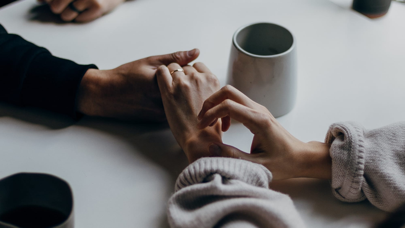 Nếu bạn muốn thực hiện manifest love, hãy mở lòng và đón nhận tình yêu