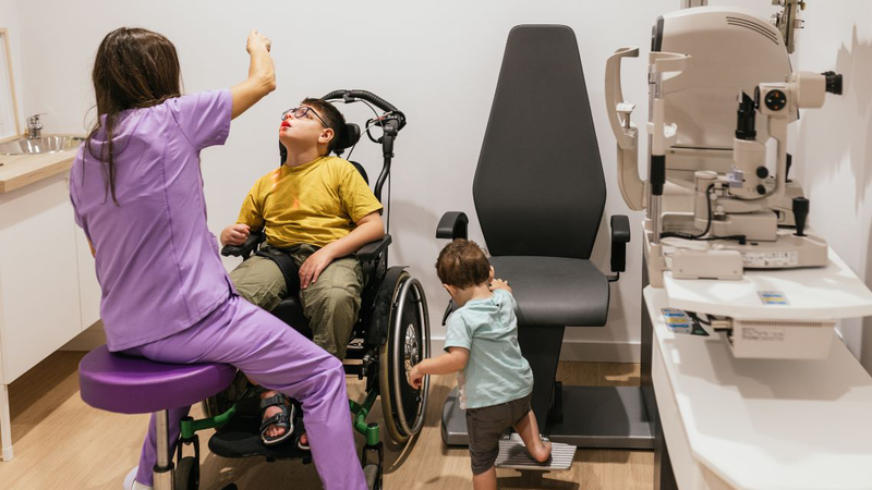 Cách điều trị mắt lé sẽ khác nhau tùy từng trường hợp và do bác sĩ chỉ định