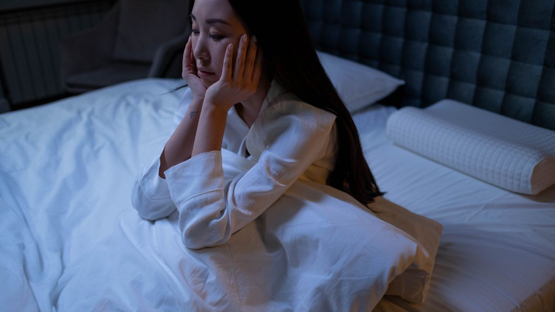 Mất ngủ và buồn ngủ ban ngày quá mức ảnh hưởng không nhỏ đến sức khỏe