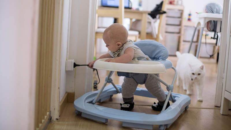 Một số tai nạn có thể gặp khi trẻ ngồi xe tập đi không có ai giám sát