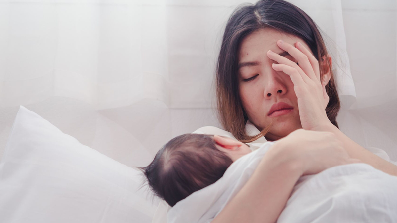 Mẹ thức khuya có mất sữa không? Những biện pháp khắc phục tình trạng thức khuya, khó ngủ của mẹ sau sinh 2