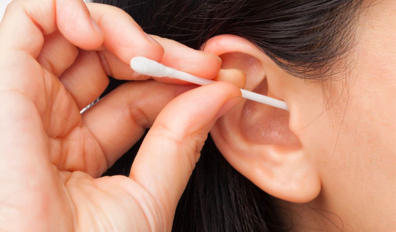 Mọc mụn ở tai đau nhức có nguy hiểm không và cần làm gì? 3