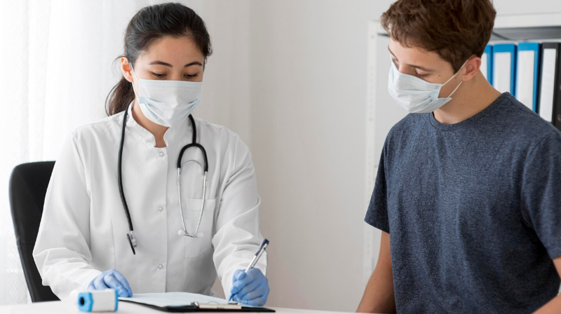 Nếu nghi ngờ bị mụn do HIV, hãy thăm khám bác sĩ ngay để được chẩn đoán và tư vấn kịp thời