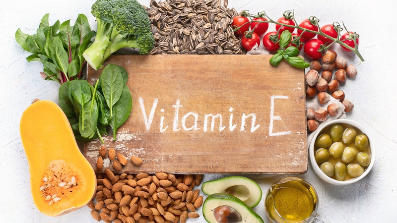 Ngoài vitamin C, hệ miễn dịch cần chất nào để khỏe mạnh? 2