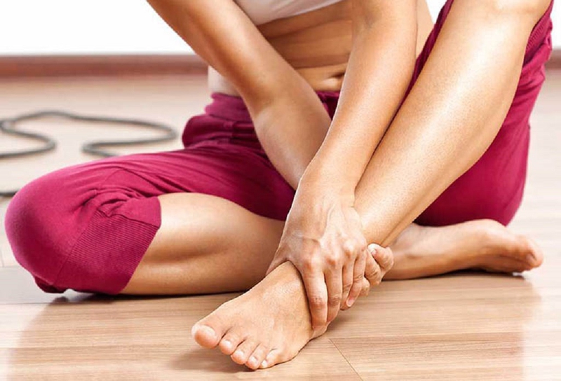 Ngồi lâu bị tê chân là biểu hiện của bệnh gì? Biện pháp cải thiện tê chân hiệu quả 3