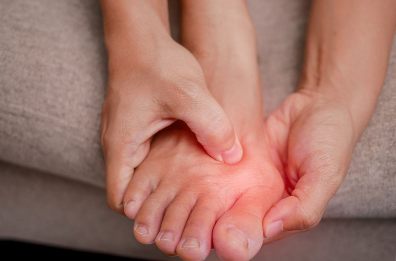 Ngón chân bị sưng là triệu chứng bệnh gì? Làm gì khi ngón chân bị sưng 2