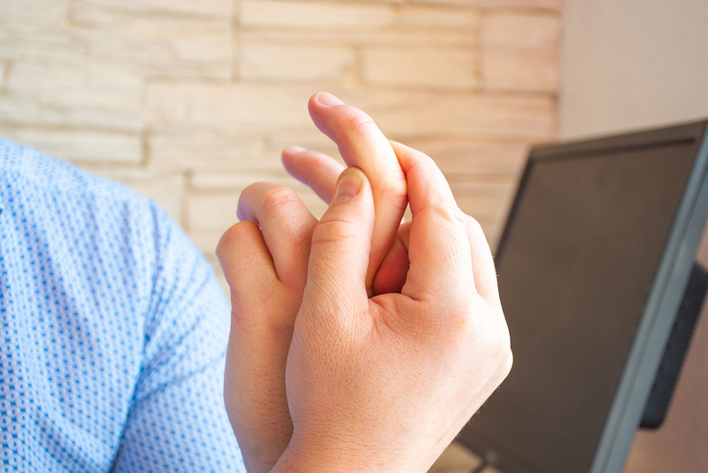 Ngón tay lò xo là gì? Nguyên nhân và cách điều trị ngón tay lò xo 4