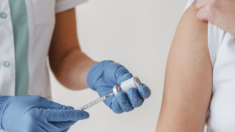 Người lớn có nên tiêm vắc xin cúm không? Lợi ích và những điều cần biết 1