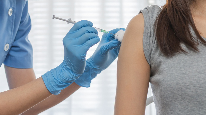 Người lớn có nên tiêm vắc xin cúm không? Lợi ích và những điều cần biết 4