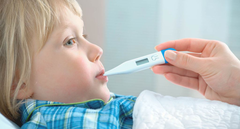Nguyên nhân gây sốt sau tiêm viêm não mô cầu AC và cách xử trí cha mẹ nên biết 3