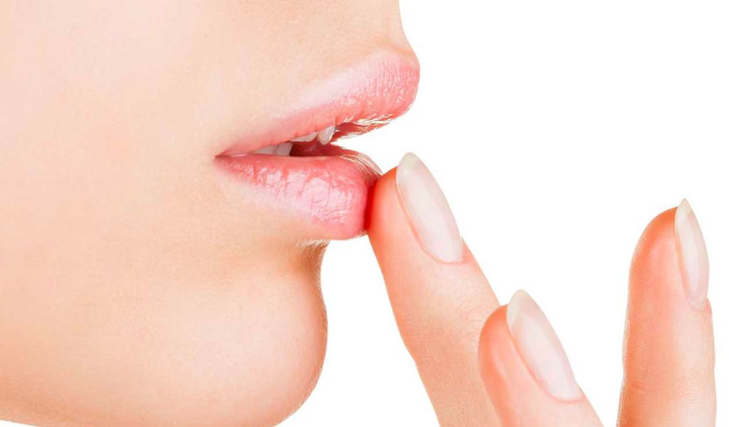 Nguyên nhân tiêm filler môi 2 tháng bị sưng? Có cách khắc phục không? 3