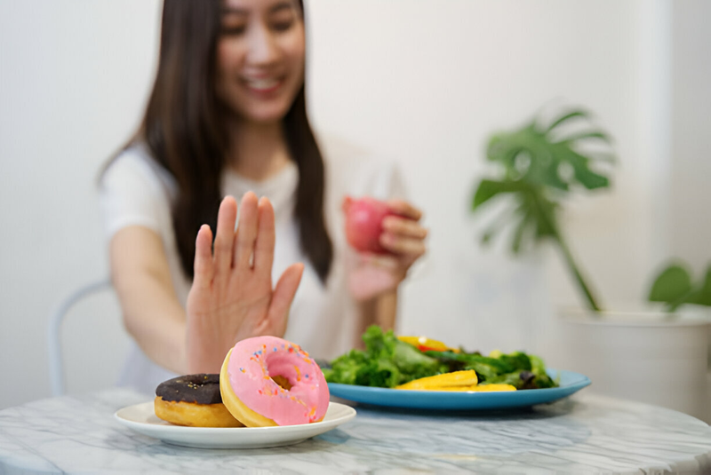 Khát nước và đi tiểu nhiều hơn bình thường là dấu hiệu của rối loạn đường huyết lúc đói-4
