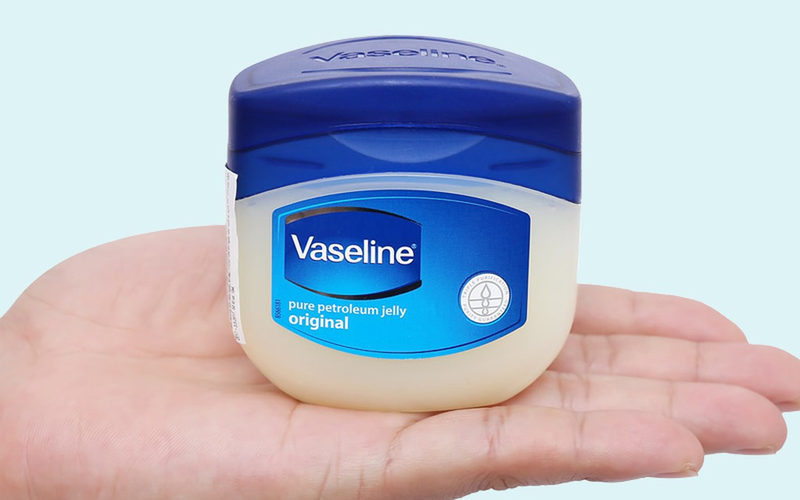 Vaseline dưỡng ẩm là gì? Công dụng của Vaseline dưỡng ẩm 1