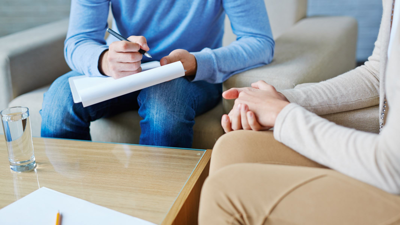Điều trị trầm cảm cần kết hợp hai hướng chính: sử dụng thuốc theo chỉ định và trị liệu tâm lý