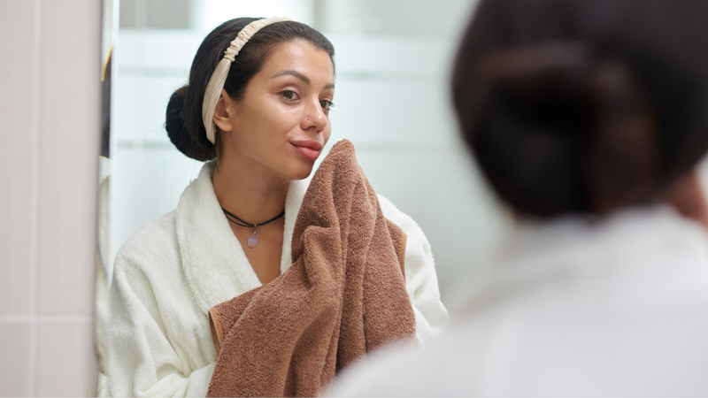 Giữ vệ sinh sạch sẽ khu vực vùng đầu, cổ giúp hạn chế tình trạng nổi hạch