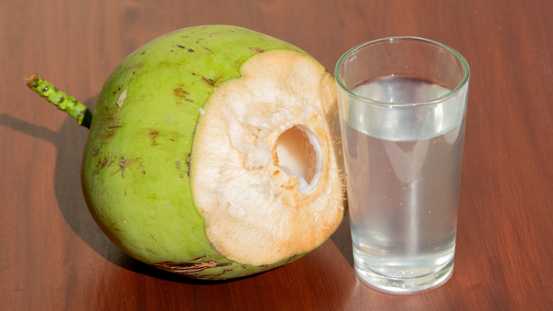 nuoc-dua-bao-nhieu-calo-uong-nuoc-dua-moi-ngay-co-tot-khong-2.jpg