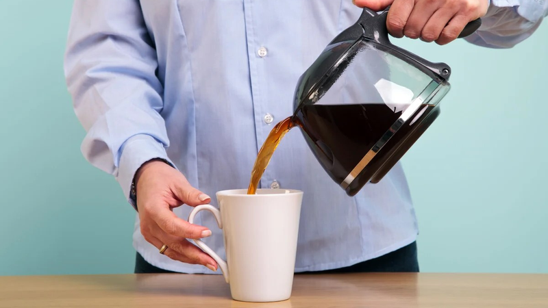 Nước giúp giảm nguy cơ tim mạch, nhưng cà phê và trà có thể làm tăng 2