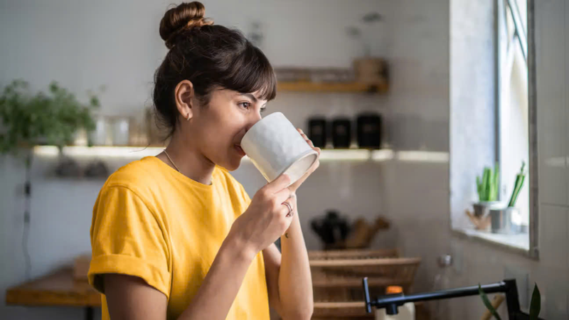 Nước giúp giảm nguy cơ tim mạch, nhưng cà phê và trà có thể làm tăng 1