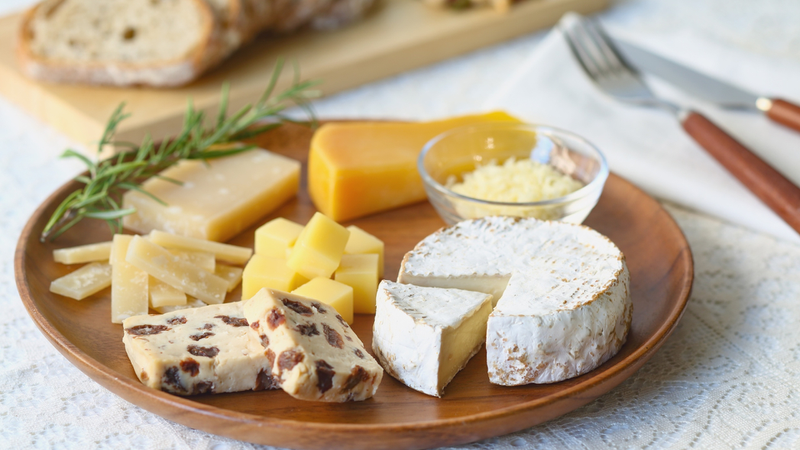 Ngoài canxi và protein, phô mai còn chứa các vi chất quan trọng