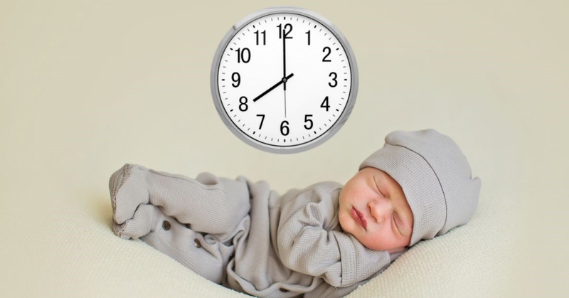 Phương pháp bế lên đặt xuống giúp trẻ ngủ ngon thực hiện như thế nào? 2