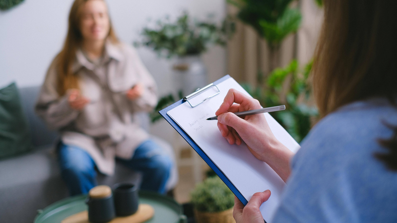 Người học tâm lý học có thể làm việc ở bệnh viện và phòng khám sức khỏe tâm thần