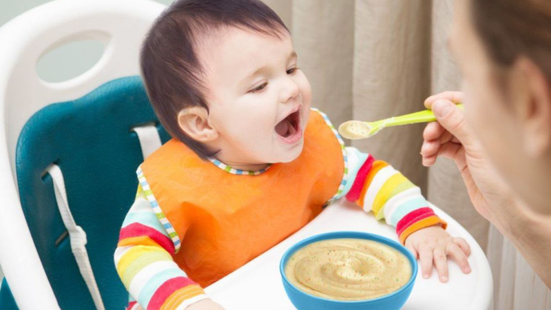 Hướng dẫn cách sử dụng dầu gấc cho bé ăn dặm an toàn, hiệu quả 2