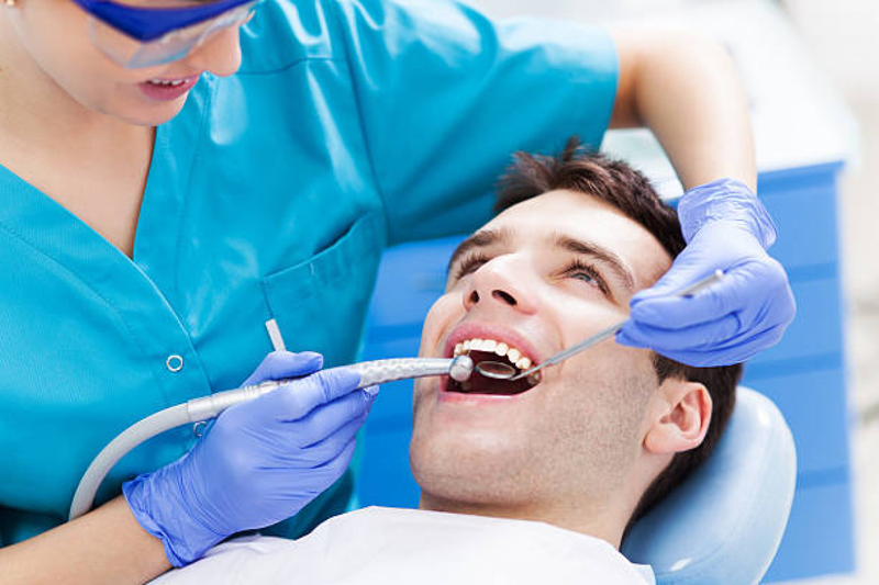 Quy trình lấy cao răng chuẩn được thực hiện như thế nào? 2