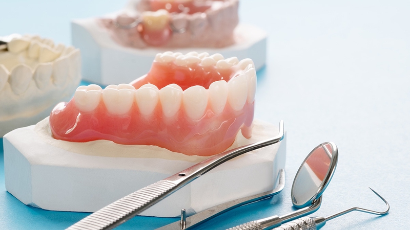 Răng giả tháo lắp là gì? Ưu và nhược điểm của răng giả tháo lắp 3