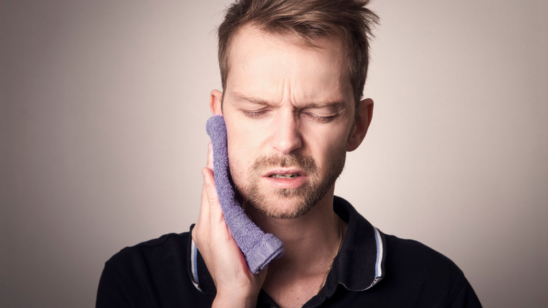 Răng khôn mọc lệch hàm trên: Khi nào cần nhổ? 2