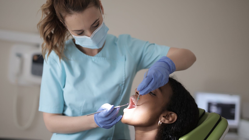 Răng khôn mọc lệch hàm trên: Khi nào cần nhổ? 5