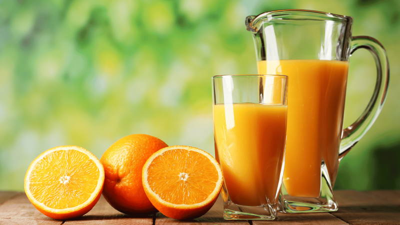 Nước cam nên uống tươi, không thêm nhiều đường để tránh tăng đường huyết và ảnh hưởng tới hệ thần kinh