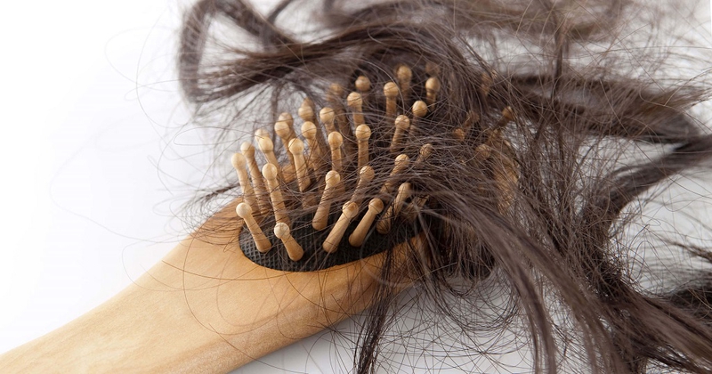 Rụng tóc sau sinh: Nguyên nhân, dấu hiệu nhận biết và cách xử lý 2
