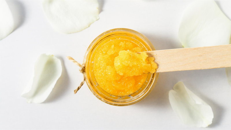 Da nhạy cảm rất hạn chế khi dùng scrub vì dễ kích ứng