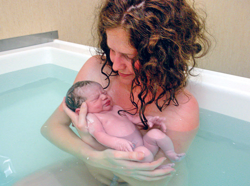 Sinh con dưới nước và những vấn đề cần lưu ý về phương pháp sinh con dưới nước 2