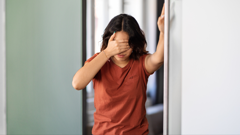 Sử dụng điện thoại quá mức có thể dẫn đến hoa mắt chóng mặt