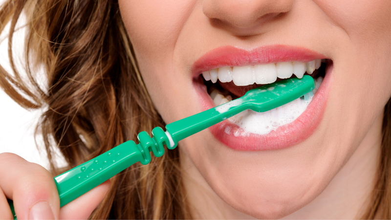 Sốt xuất huyết chảy máu chân răng có nguy hiểm không? 3