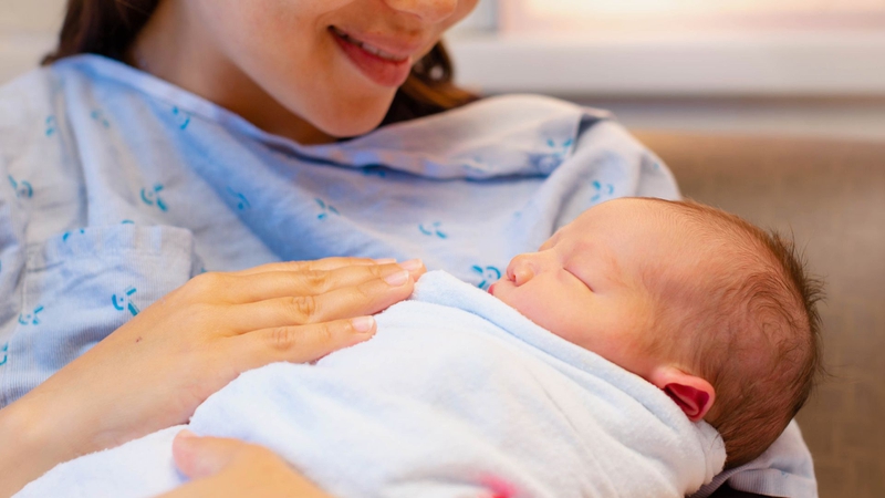 Sốt xuất huyết lây qua đường nước bọt không? Những con đường lây nhiễm chính 2