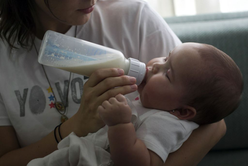 Sữa mẹ để ngăn mát bị tách lớp: Nguyên nhân và giải pháp khắc phục 4
