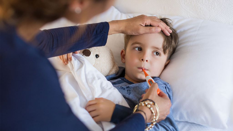 Tại sao trẻ hay sốt sau tiêm? Trẻ tiêm phòng không bị sốt có tốt không? 1